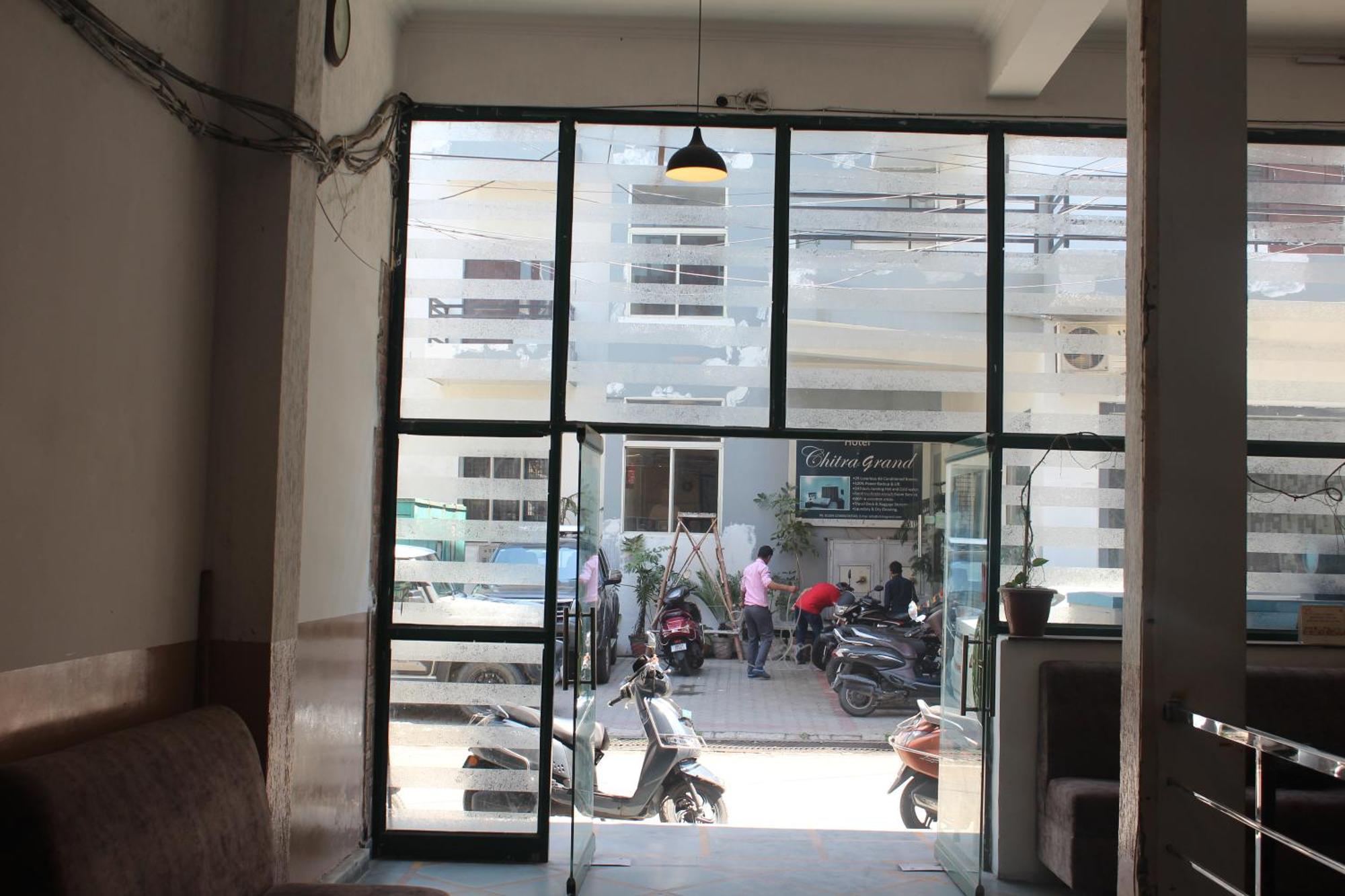 Shree Chitra Residency By Grb Hotell Haridwār Exteriör bild